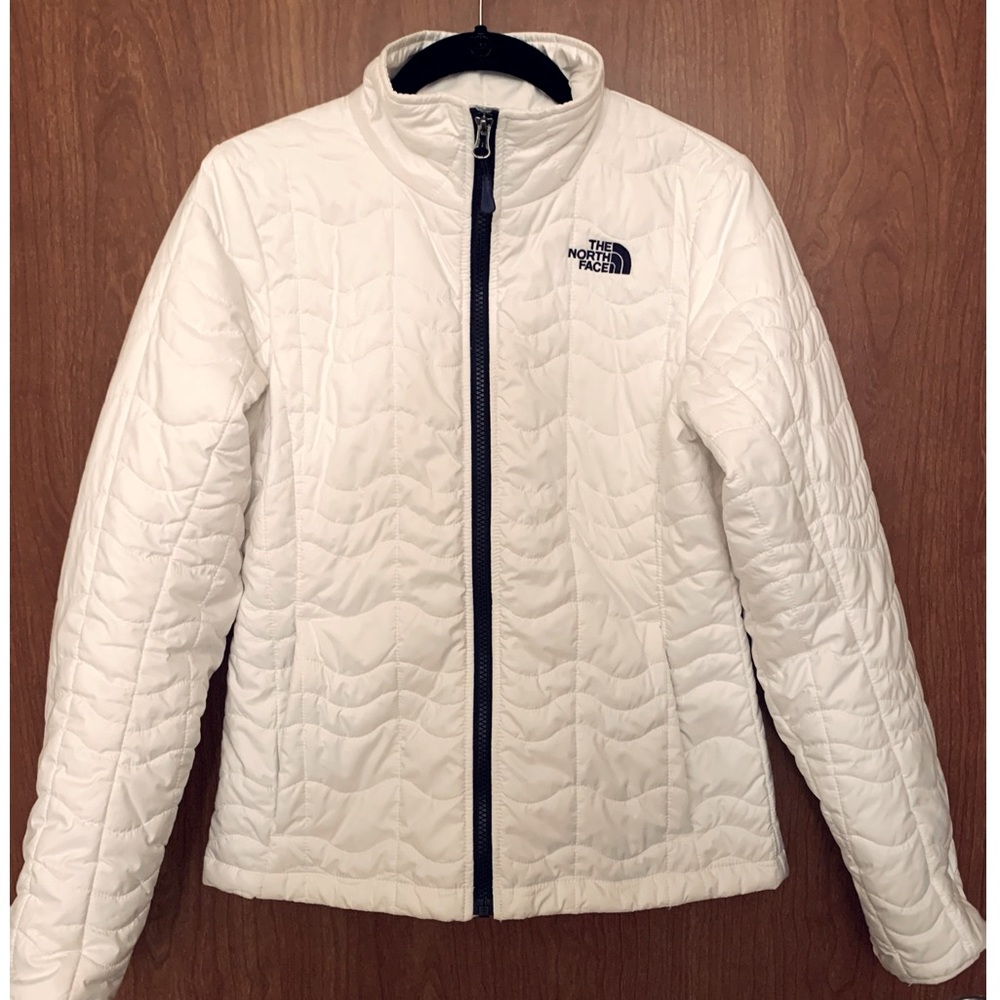 Women’s North Face jacket in white